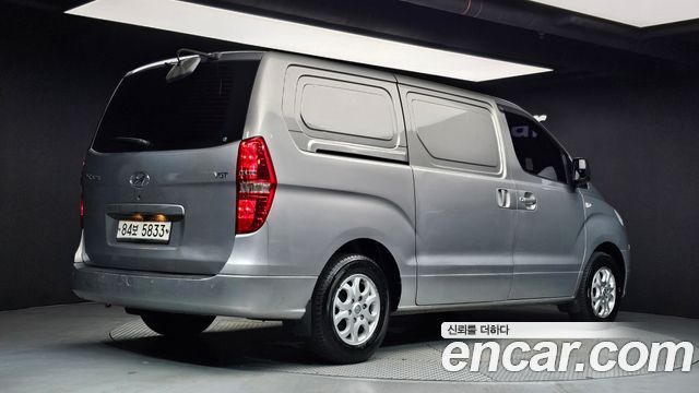 Hyundai Starex 2015 — photo 2