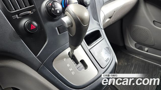 Hyundai Starex 2015 — photo 9