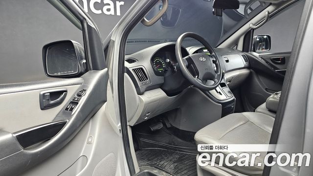 Hyundai Starex 2015 — photo 10