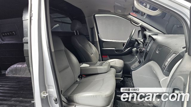 Hyundai Starex 2015 — photo 11