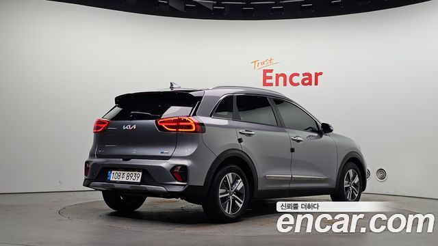 Kia Niro 2022 — photo 2