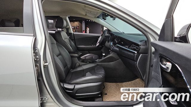 Kia Niro 2022 — photo 12