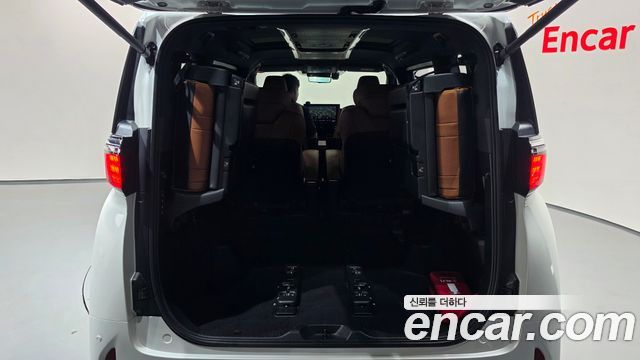 Toyota Alphard 2025 — photo 22