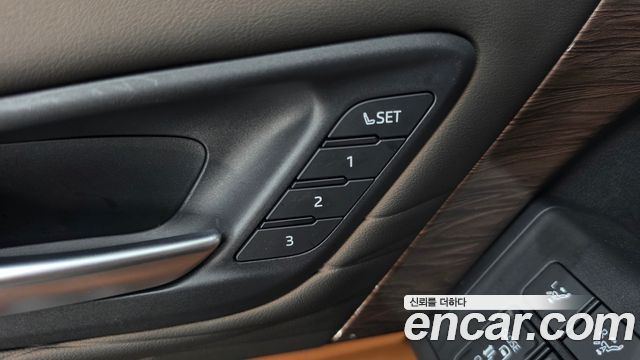 Toyota Alphard 2025 — photo 29
