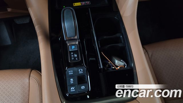 Toyota Alphard 2025 — photo 31