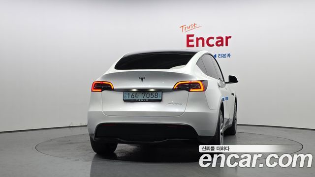 Tesla Model Y 2022 — photo 4