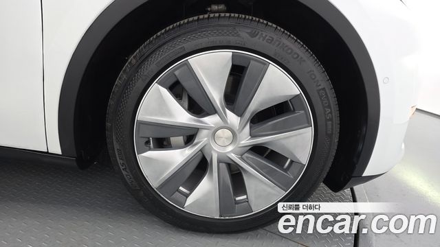Tesla Model Y 2022 — photo 5
