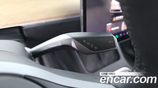 Tesla Model Y 2022 — photo 12