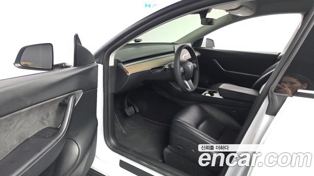 Tesla Model Y 2022 — photo 13