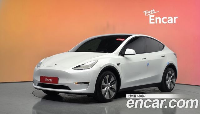 Tesla Model Y 2022 — photo 1