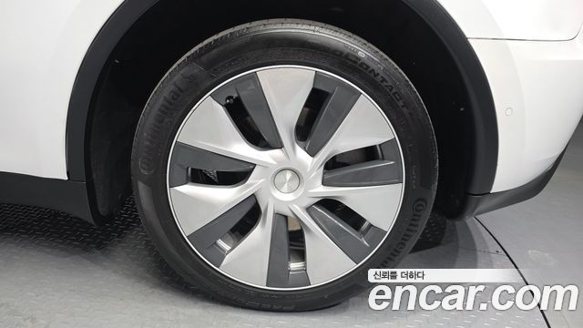 Tesla Model Y 2022 — photo 7