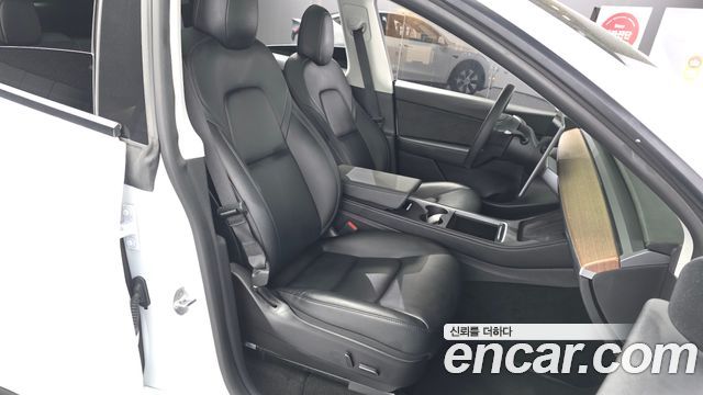 Tesla Model Y 2022 — photo 16