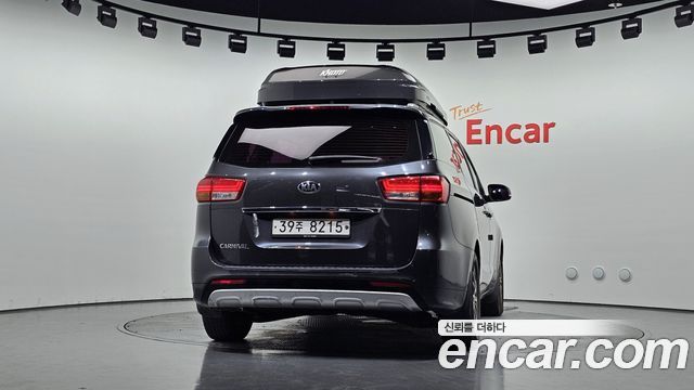 Kia Canival 2018 — photo 4