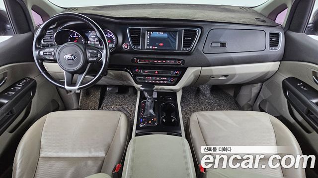 Kia Canival 2018 — photo 7
