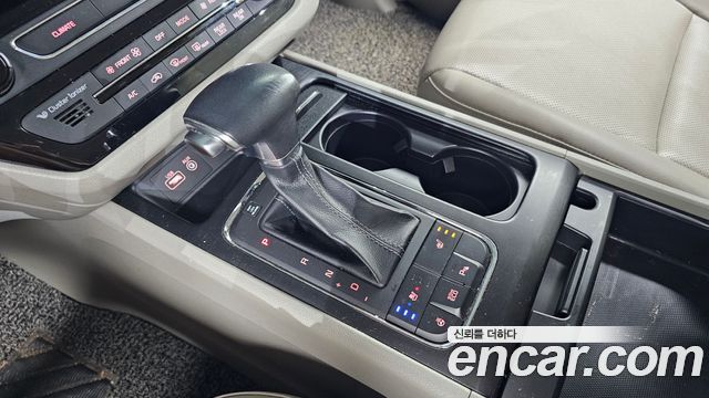 Kia Canival 2018 — photo 9