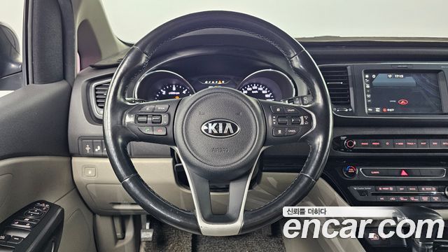 Kia Canival 2018 — photo 13