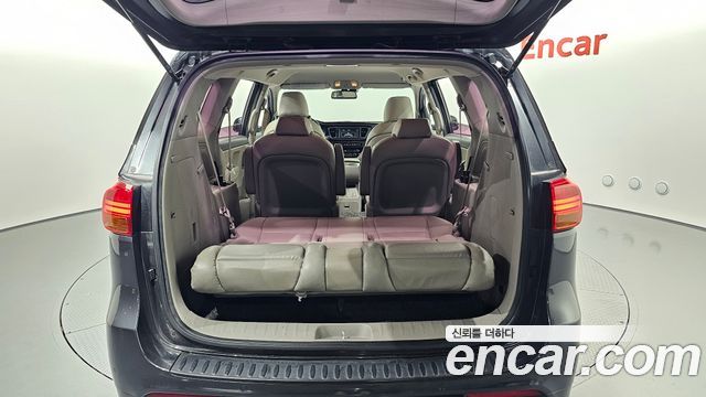 Kia Canival 2018 — photo 16