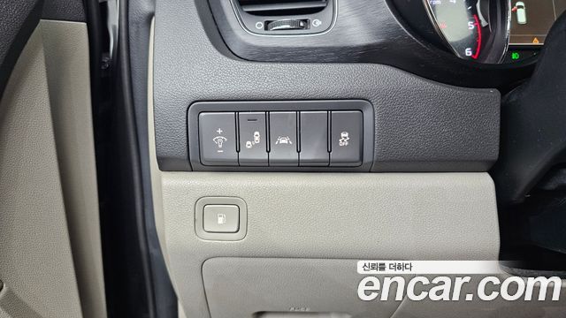 Kia Canival 2018 — photo 20