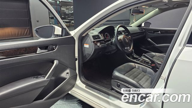 Volkswagen Passat 2015 — photo 10