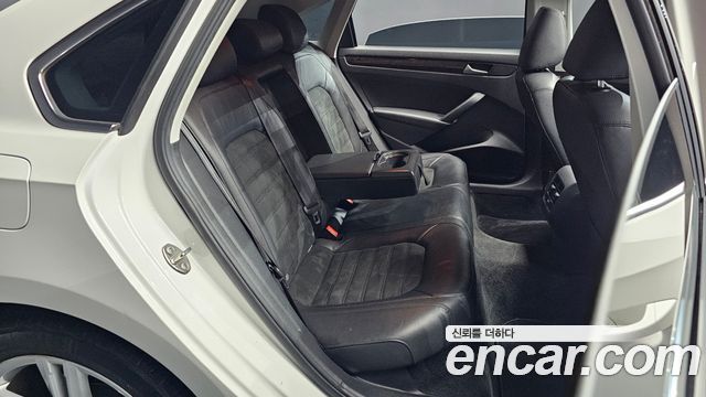 Volkswagen Passat 2015 — photo 11