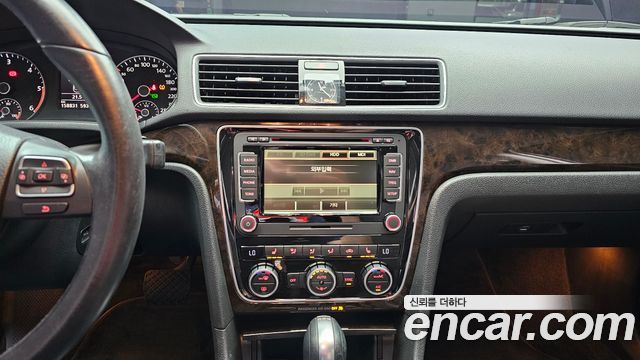 Volkswagen Passat 2015 — photo 13