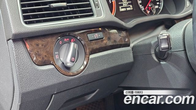 Volkswagen Passat 2015 — photo 15
