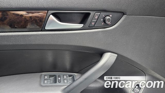 Volkswagen Passat 2015 — photo 16