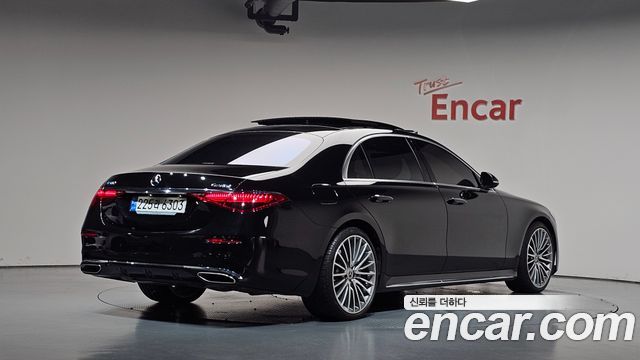 Mercedes-Benz S-Class 2023 — photo 2