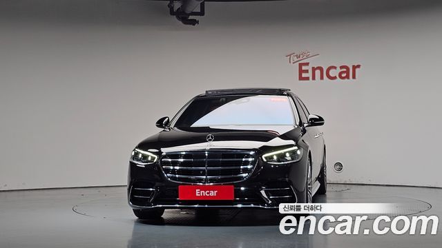 Mercedes-Benz S-Class 2023 — photo 3