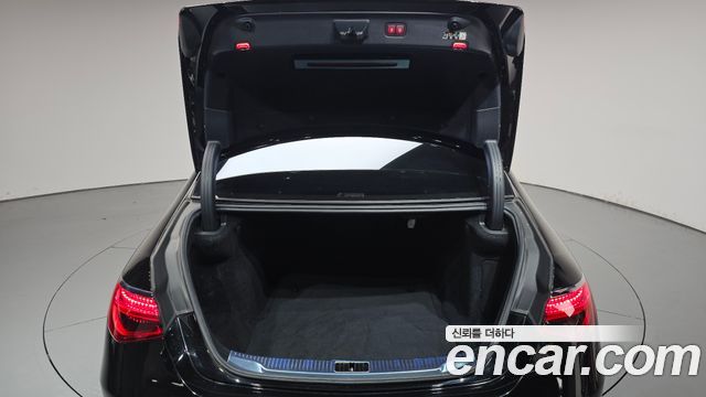 Mercedes-Benz S-Class 2023 — photo 26