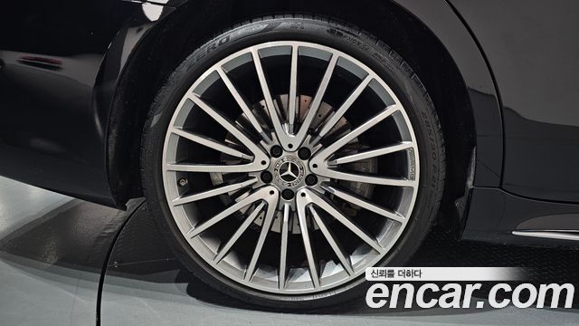 Mercedes-Benz S-Class 2023 — photo 7
