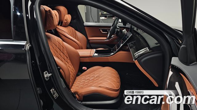 Mercedes-Benz S-Class 2023 — photo 16