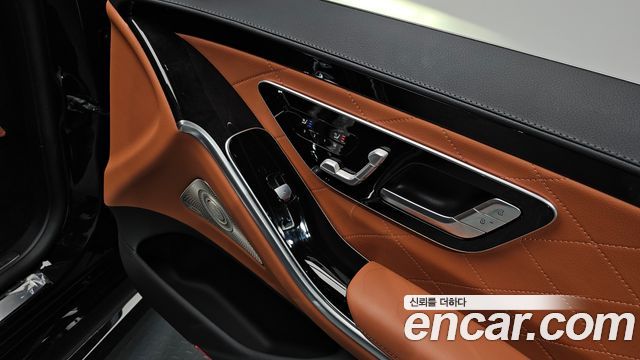 Mercedes-Benz S-Class 2023 — photo 30