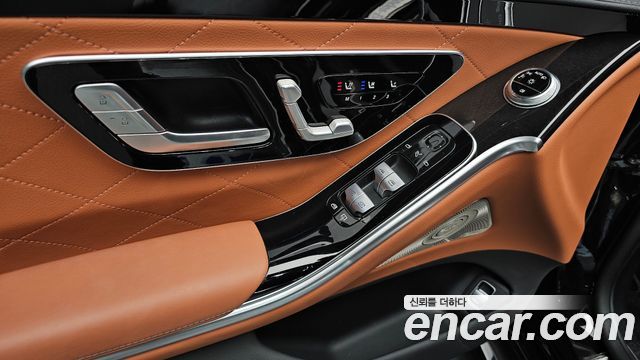 Mercedes-Benz S-Class 2023 — photo 31