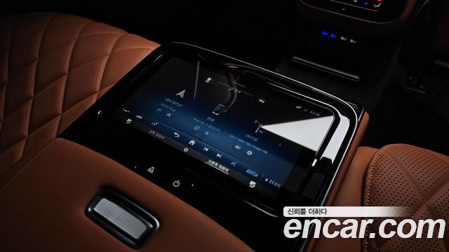 Mercedes-Benz S-Class 2023 — photo 33