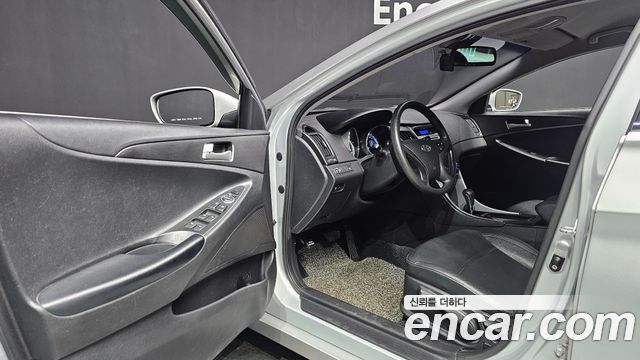 Hyundai Sonata 2011 — photo 10