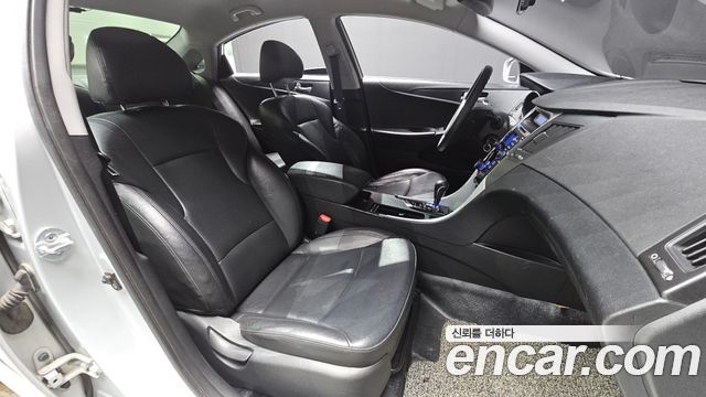 Hyundai Sonata 2011 — photo 11