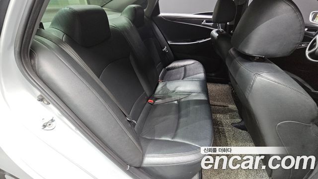 Hyundai Sonata 2011 — photo 12