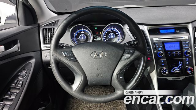 Hyundai Sonata 2011 — photo 14