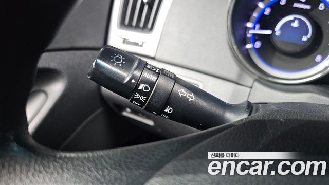 Hyundai Sonata 2011 — photo 18