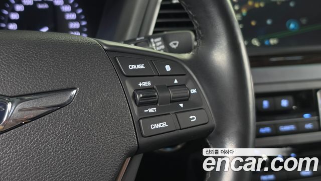 Genesis G80 2018 — photo 20
