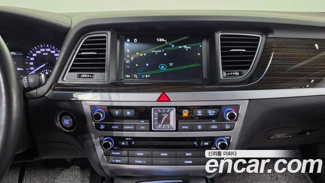 Genesis G80 2018 — photo 21