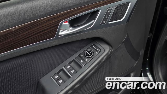 Genesis G80 2018 — photo 25