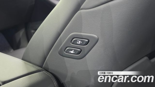 Genesis G80 2018 — photo 26