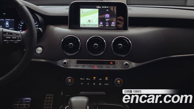 Kia Stinger 2018 — photo 20