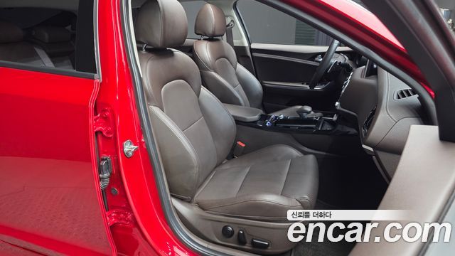 Kia Stinger 2018 — photo 16
