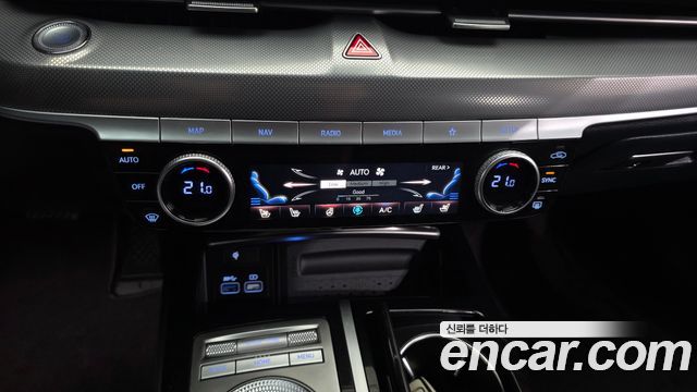 Genesis G80 2022 — photo 24