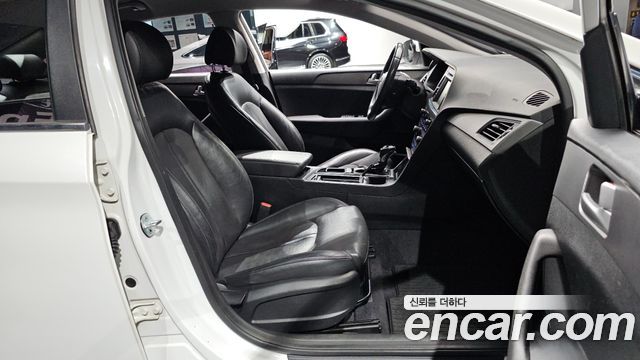 Hyundai Sonata 2016 — photo 18