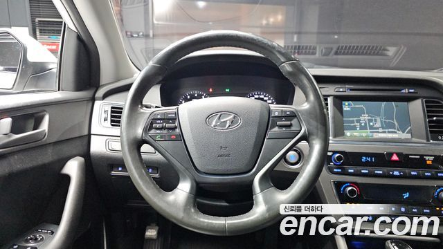 Hyundai Sonata 2016 — photo 19