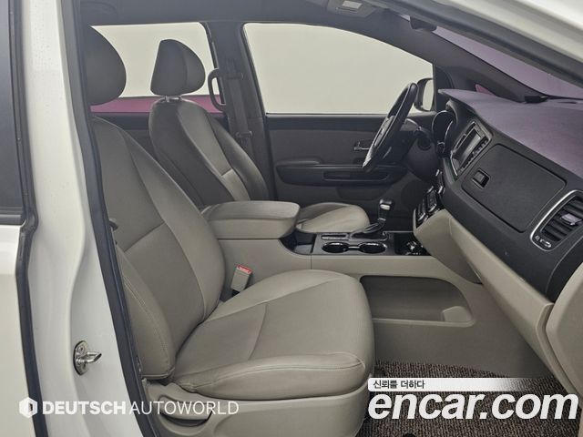 Kia Canival 2019 — photo 10